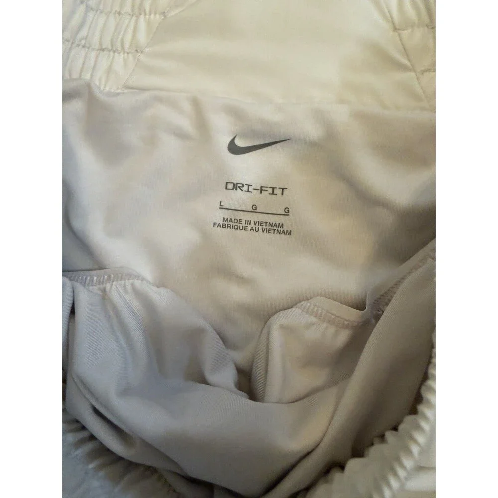 Nike One Dri-FIT Mid-Rise 3” Running Shorts Women’s Large White